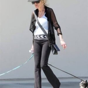 Iconic 70s actress sparks strong reactions after walking her dogs