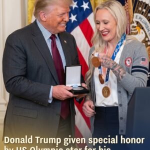 US Olympic Medallist Honors Donald Trump with a Special Award, Calling Him “the Best,” Sparking Reactions Across Social Media, Headlines