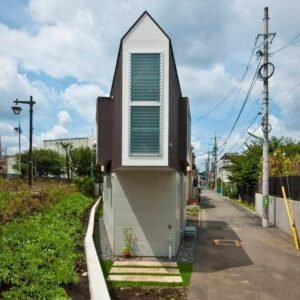 This Narrow House In Japan Only Looks Tiny Until You Look Inside