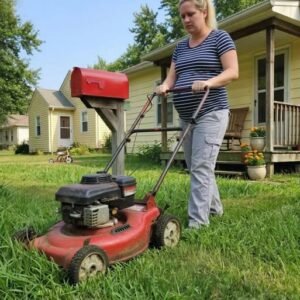 I Was Pregnant, Alone, And Facing Foreclosure When I Helped My Elderly Neighbor Mow Her Lawn