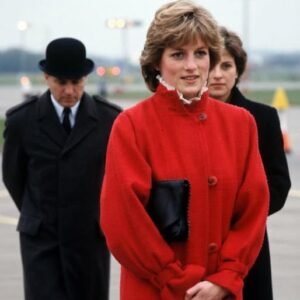 The Hidden Heartbreak Behind That Famous Airport Goodbye: How Princess Diana Quietly Realized Prince Charles Was Still Emotionally Entangled With Camilla Parker Bowles—A Painful Turning Point That Revealed the Cracks Beneath a Royal Fairytale the World Thought Was Perfect