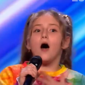 “Young Talent, Big Voice: Immi Davis Stuns with ‘I Put a Spell on You’”