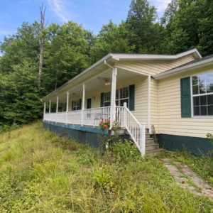Charming Hurricane Ranch Home on Spacious 0.79 Acre Lot Offers Comfortable Single-Level Living, Open Floor Plan, Three Bedrooms, Two Bathrooms, Investment Potential, and Peaceful West Virginia Scenery With Easy Access to Downtown, Schools, Utilities, and Outdoor Space Perfect for Gardens, Recreation, Family Gatherings, or Future Development Through a Rare Online Auction Opportunity for smart buyers