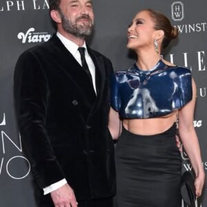 At 55 Years Old, Jennifer Lopez Stuns Fans with Bold On-Stage Kiss During Pride Celebration